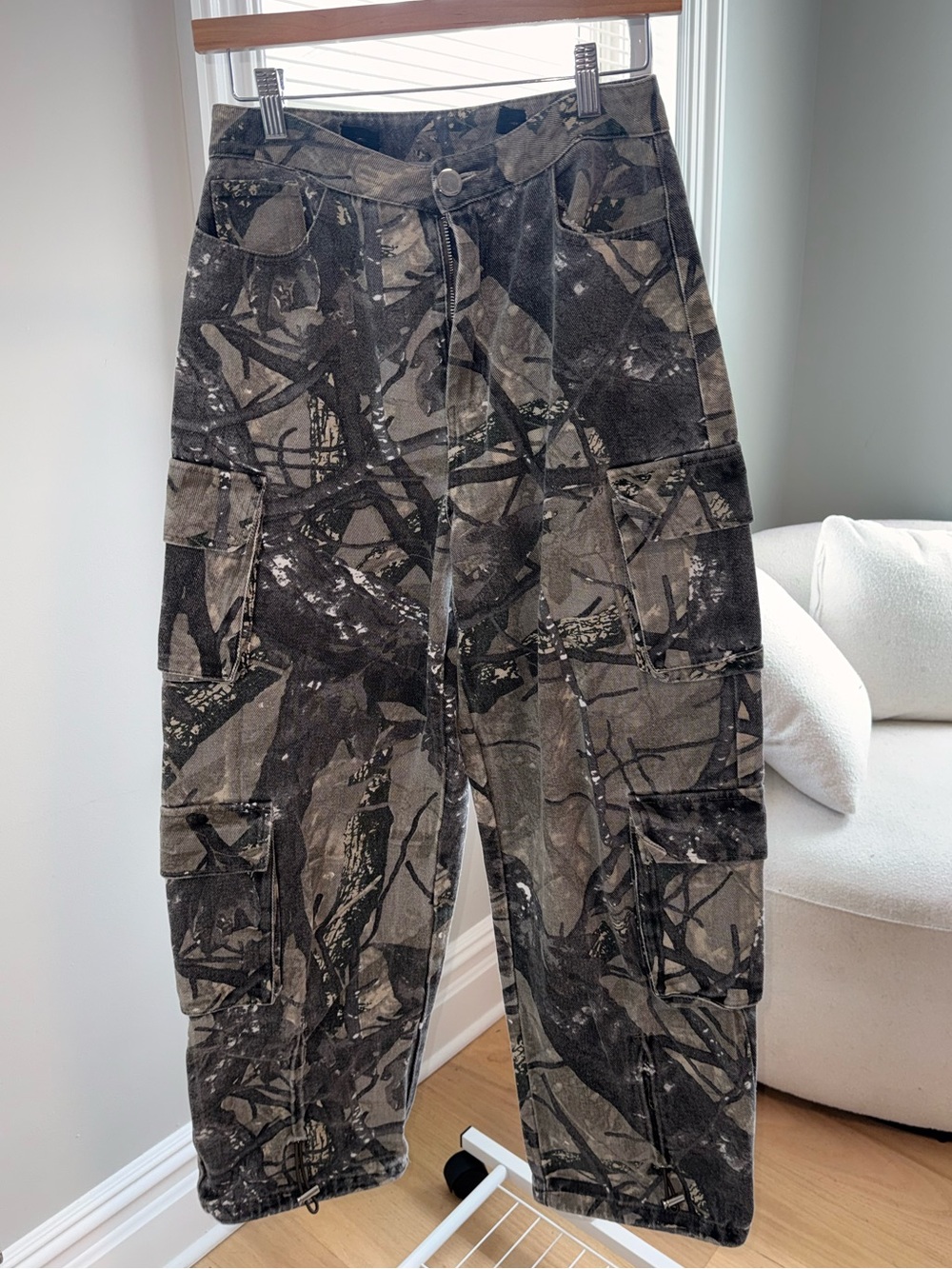 MANIERE DE VOIR Gray Paint-Splatter Cargos - Picture 5 of 5